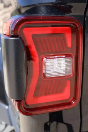 Top Pick Winjet 2019-2024 JEEP GLADIATOR JT LED SEQUENTIAL TAIL LIGHTS-BLACK RED HKMR CTRNG0668-BR-SQ